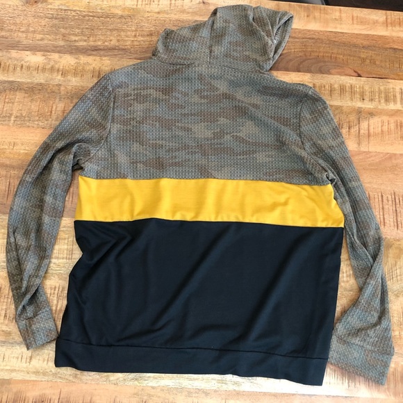 Plus Size Thermal Camo Colorblock Hoodie - Picture 2 of 5